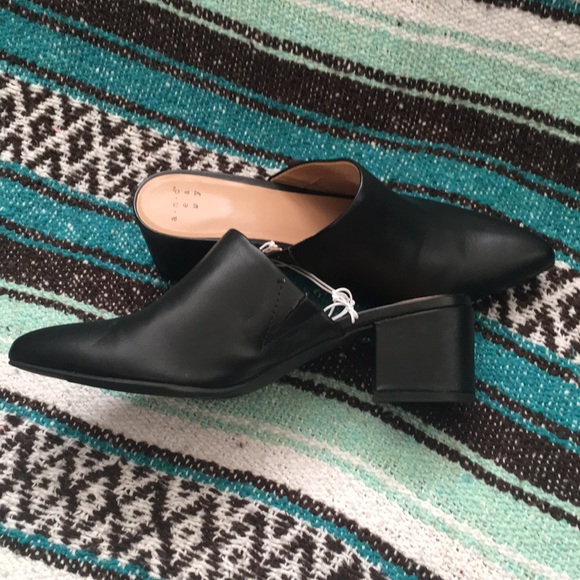 Black slip on blocked heel mule. - Picture 2 of 3